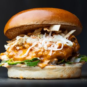 Crispy Dynamite Chicken Burger كريسبي داينمت تشكن برغر