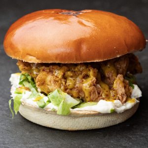 Crispy Santafe Chicken Burger كريسبي سانتافيه تشكن برغر